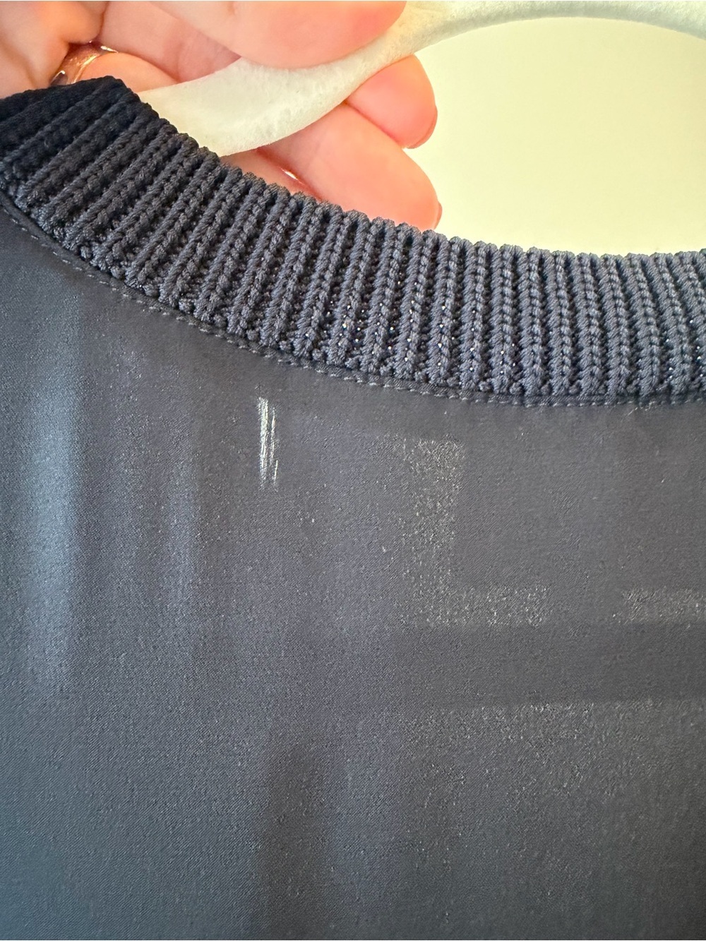 Cinq à Sept Navy Silk V-Neck High-Low Tank Top XS - Picture 4 of 5